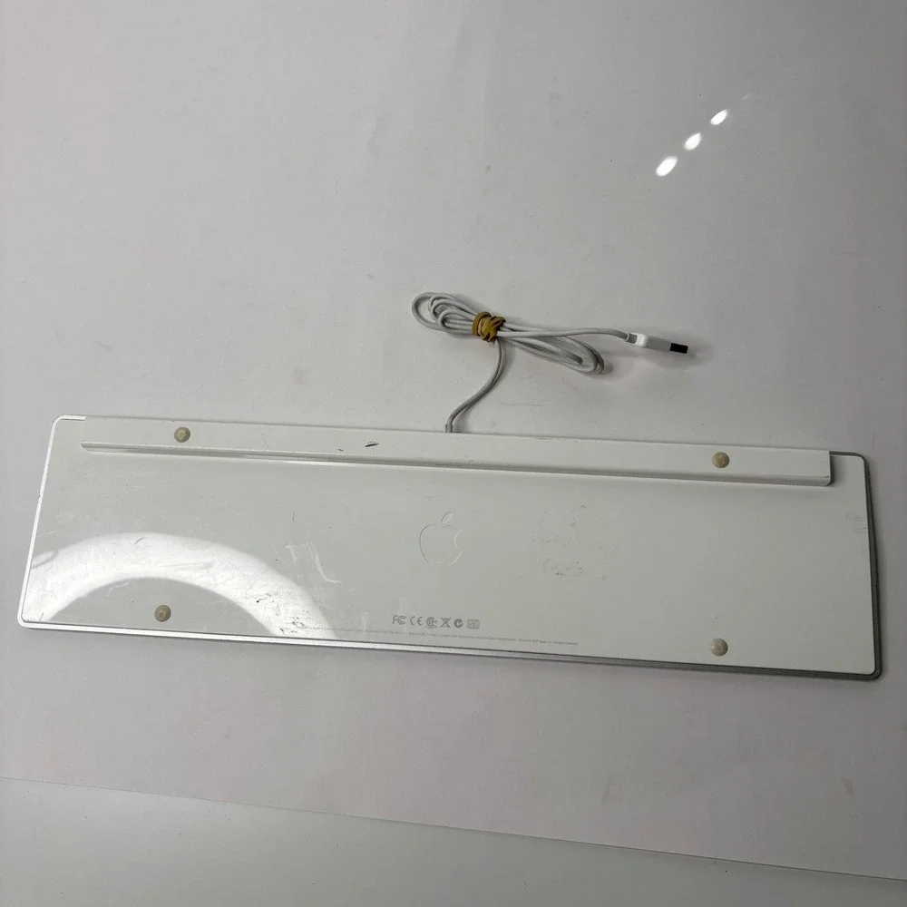 Apple A1243 Wired USB Keyboard Aluminum Silver White Numeric Keypad EMC 2171